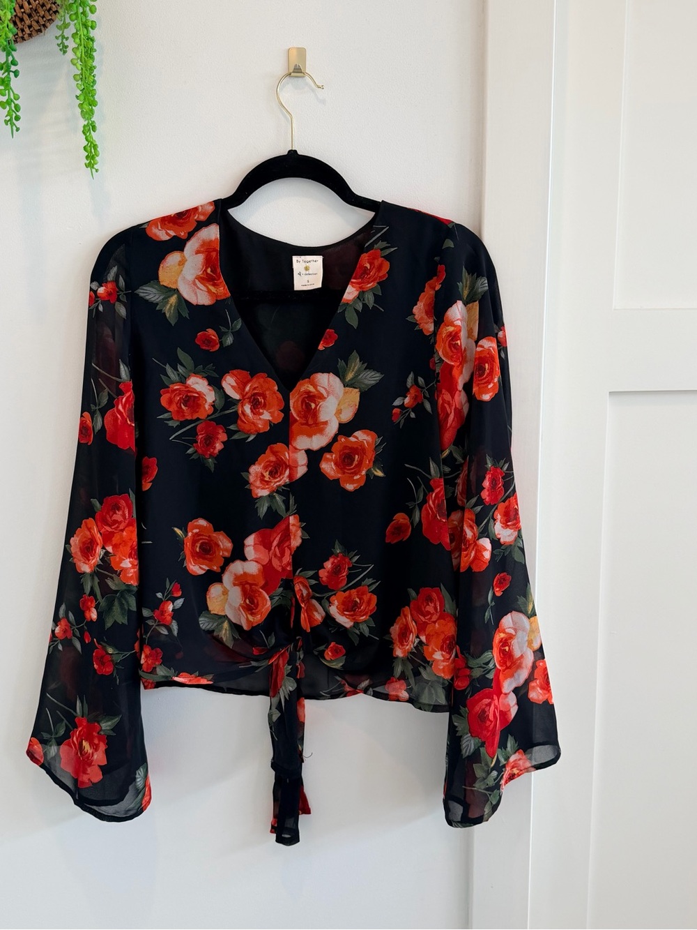 By Together Red Floral Bell Sleeve Tie-Front Blouse Women’s Size Small